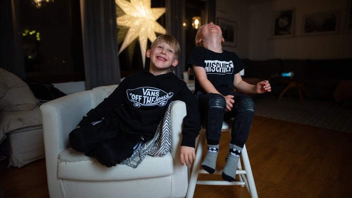20201124 Alfred och familjen Janliden f&aring;r fira jul hemma i &aring;r. F&ouml;rra &aring;ret firade de jul p&aring; sjukhuset d&aring; sonen Alfred fick cancer, den 24 november 2020Foto: Fredrik Karlsson/SolstaFoto